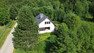 Wohnen, wo andere Urlaub machen – Einfamilienhaus/Ferienhaus  am Waldrand von Bernau!