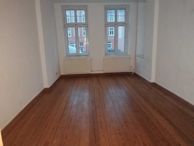 Attraktive 2-Zimmer-EG-Wohnung mit Balkon und Einbauküche in Schwerin