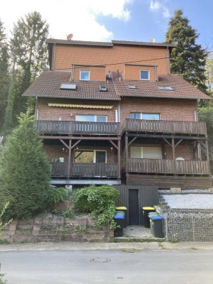 Haus-im Haus 4-Zimmer-Maisonette-ETW mit 2 Balkonen & 4 Garagen in ruhiger Lage von Mülheim