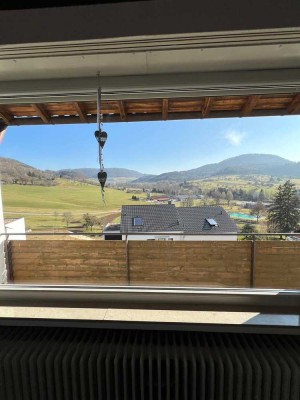 Großzügiges Zweifamilienhaus mit grandioser Aussicht