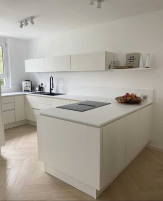 Familienfreundliches Neubau Reihenhaus mit Stellplätzen und Garten