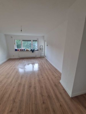 Sanierte drei Zimmer Wohnung inkl. neuer EBK und neuem Bad