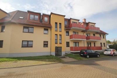möblierte, moderne Dachgeschosswohnung mit Balkon und Stellplatz