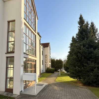 *Zur Kapitalanlage - Vermietete 2 Raum Wohnung mit Terrasse und TG-Stellplatz in Dresden Gompitz*