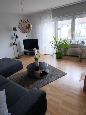 Ansprechende und gepflegte 4-Raum-Wohnung mit Balkon in Karlsruhe