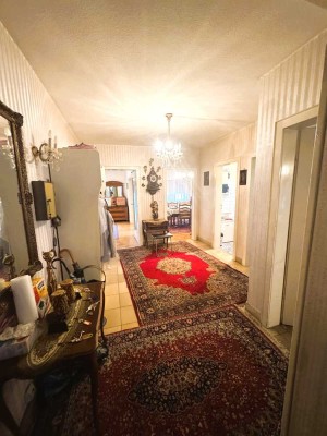 ***Zwei- bis Dreifamilienhaus, inkl. Gewerbeeinheit, ggf. mit angrenzendem Bauplatz in Gernsbach***