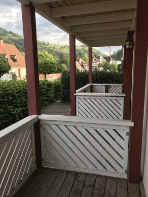 Gepflegte 2-Zimmer-Erdgeschosswohnung mit Balkon und Einbauküche in Schönau im Schwarzwald