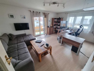 Erdgeschosswohnung mit Terrasse und Einbauküche | WG-geeignet
