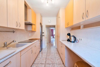 „Hier steckt mehr drin" – 3-Zi-Wohnung in ruhiger Seitenstraße mit Garage im Hof, Preis auf Anfrage!