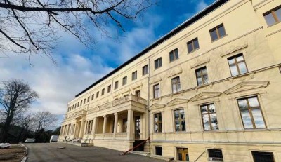 Schloss Siethen! Traumhafter Erstbezug! Echtholzparkett, wunderschöne Remise mit Terrasse