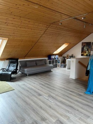 Gepflegtes Haus mit sechs Zimmern und Einbauküche in Kaiserslautern