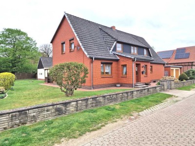 Viel Potenzial für große Familie im ZFH - teilw. vermietet