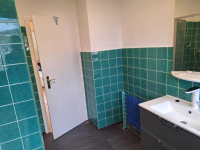 Attraktive und modernisierte 4-Zimmer-DG-Wohnung mit Einbauküche in Lahnstein