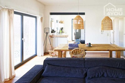 Top-Angebot: Luxuriöses Gutshaus-LOFT, 140 qm, 2 SZ, 2 Bäder, WC, EBK, Garten&Terrassen, 2 TG-Plätze