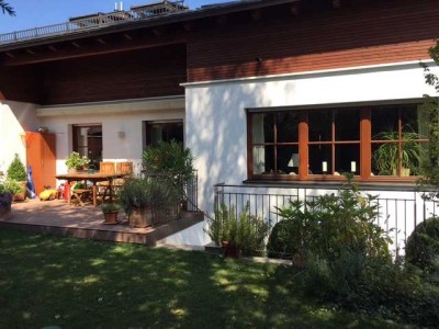 Großzügiges Haus mit Garten in Unterhaching