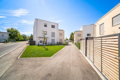 Freie 2-Zimmer-Eigentumswohnung im 1. Obergeschoss mit Balkon, ohne Lift