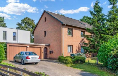 freies Zweifamilienhaus in zentraler Lage