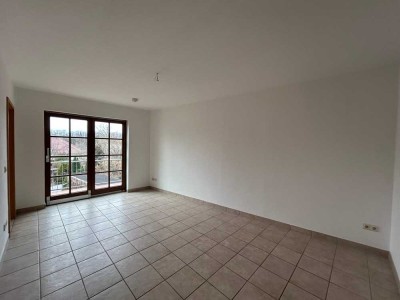 BEZUGSFREI! Charmante, helle 2-Zimmer-Wohnung mit Balkon in Dippoldiswalde zu verkaufen!