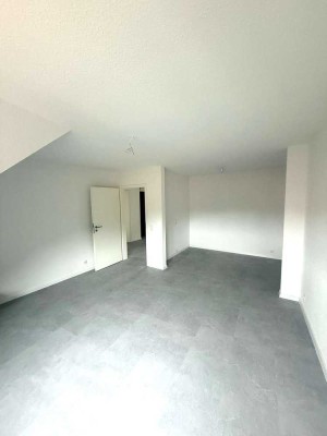 Einziehen & Wohlfühlen: Sanierte 3-Zimmer Dachgeschosswohnung in Langenhagen!