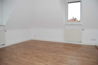 2,5 - Zimmer - Dachgeschosswohnung mit Einbauküche