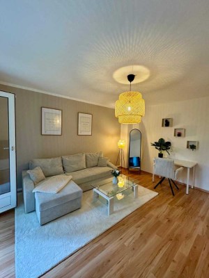 Attraktive 2-Zimmer-Wohnung mit großem Balkon, voll möbliert