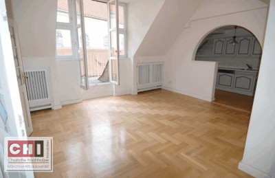Mitten in der Münchner  °  Altstadt 4 Zimmer-DG Maisonette-Wohnung mit kleinem Balkon