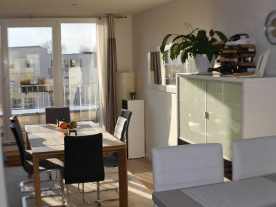 Lichtdurchflutete, penthouse-artige 3,5-Zimmer-DG-Wohnung im grünen Teil von Köln-Dellbrück