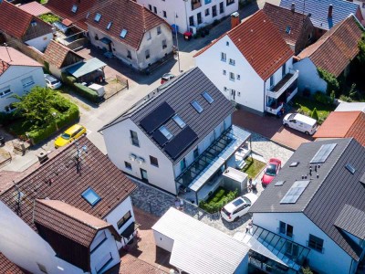 NEUWERTIG UND ENERGIEEFFIZIENT: perfekt für die junge Familie