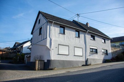 Schöne frisch renovierte Altbauwohnung