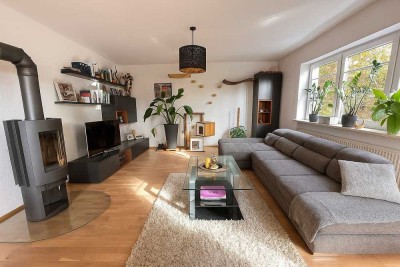 Wohnen mit Wohlfühlcharakter – charmante 3-Zimmer-Wohnung mit Terrasse, Kaminofen und Garage