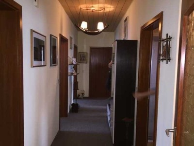 Günstige, gepflegte 4-Zimmer-EG-Wohnung mit Terrasse in Lichtenau bei Ansbach