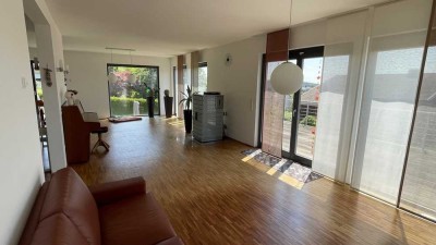 Modernes EFH 22 kWh/(m² a) mit Garten, EBK, Wallbox und Doppelgarage in Laichingen