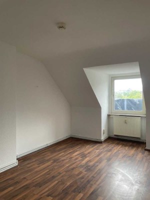 Befristete Mietdauer! 1-Zimmer Dachgeschosswohnung im Nordend - ideal für Handwerker
