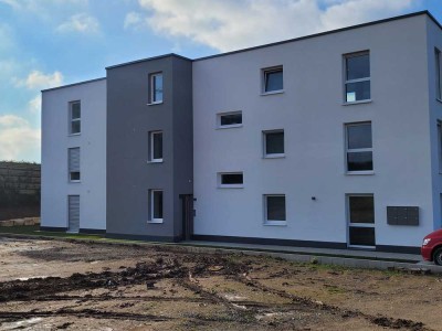 4,5-Zimmer-Wohnung mit Einbauküche in einem modernen Sechsfamilien Neubauhaus