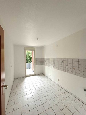 Ruhiges Wohnen im Grünen – renoviert - Garage - West Balkon - in Büchenbronn