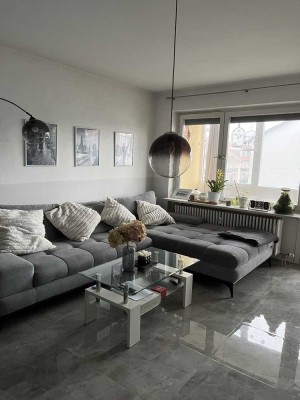 2,5-Raum-Wohnung mit Balkon und Einbauküche in Rosenheim