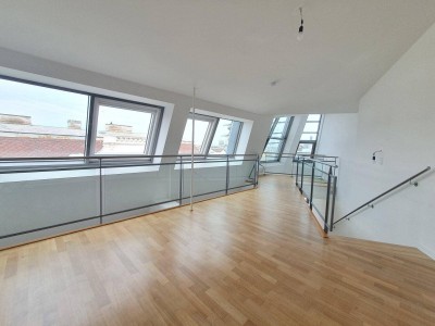 Moderne 3-Zimmer DG-Wohnung im Stilaltbau - Nähe Karmelitermarkt