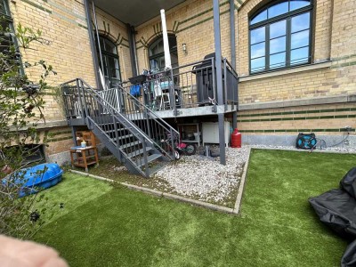 Stilvolle, vollst. renovierte 3-Raum-Hochparterre-Wohnung mit Garten und EBK
