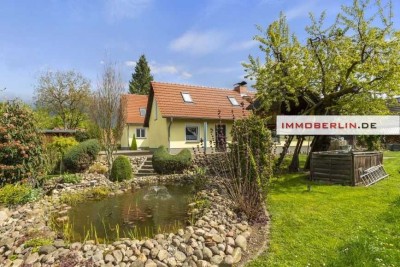 IMMOBERLIN.DE - Adrette Doppelhaushälfte mit idyllischem Südgarten & Nebengebäude