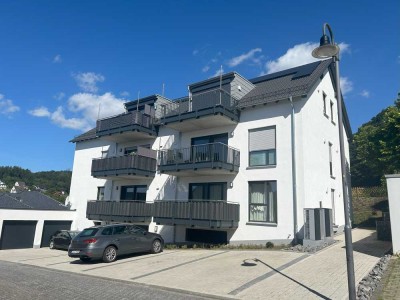 Neubau: moderne, hochwertige 2 Zimmer DG-Wohnung in ruhiger, zentraler und sonniger Lage
