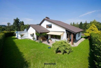 Modernes Einfamilienhaus mit Tiefgarage
