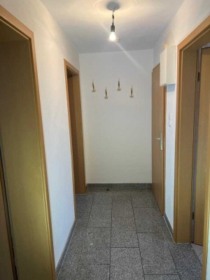 Gemütliche 2 Zimmer Wohnung, renoviert und bezugsfertig,stadtzentral