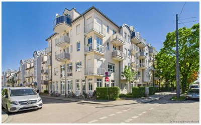 Helle Dachgeschosswohnung mit Studio und zwei Balkonen - Urbanes Wohnen in bester Lage