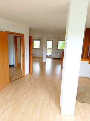 Nur noch heute: Großzügige 5 Zimmer-Wohnung mit gehobener Ausstattung und großem Balkon in Vlotho