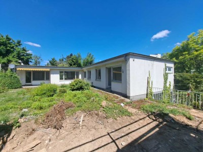 Sanierungsbedürftiger Bungalow mit Südwestausrichtung – Am Eselsweg, Mainz-Bretzenheim