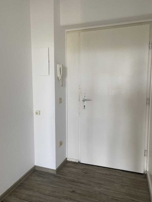 Freundliche und gepflegte 1-Zimmer-Wohnung mit geh. Innenausstattung mit Balkon und EBK in Hannover