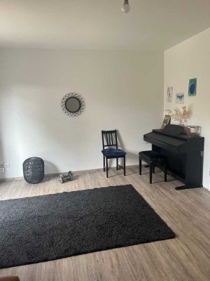 230000 € - 142 m² - 5.0 Zi.