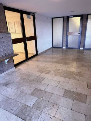 Hochwertig sanierte 3-Zimmer-Wohnung mit 2 Balkonen und 2 Badezimmern in Köln-Westhoven