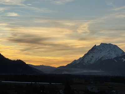 Eigentumswohnung mit westseitiger Loggia, traumhafter Weitblick auf die Berge!