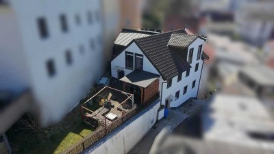 Die besondere Immobilie mit südländischen Flair, viel Platz und vielen Möglichkeiten!